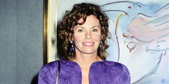 Meet the Partner of Renowned Actress Kathleen Turner