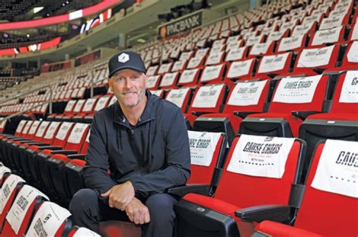 Uncovering the Vast Wealth of Thomas Dundon: Net Worth Unveiled